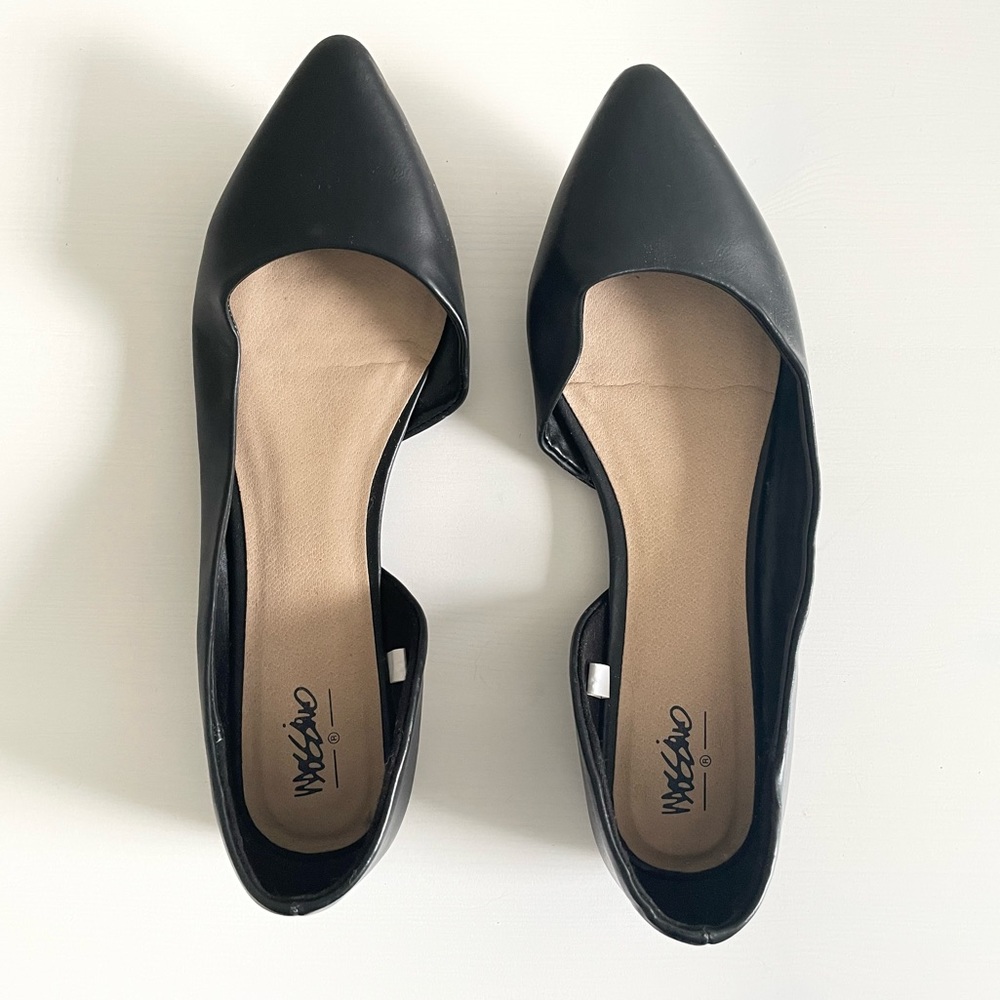 Womens, size 8.5 black flats